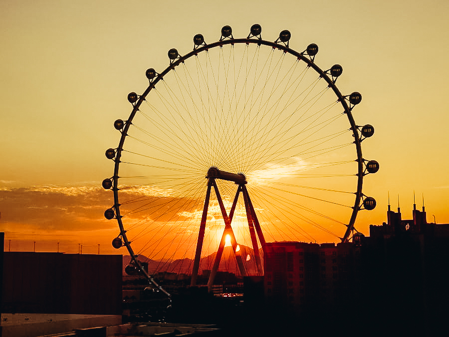 Ride the High Roller Ferris Wheel 