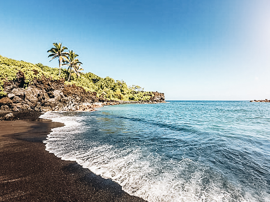 Waianapanapa Black Sand Beach